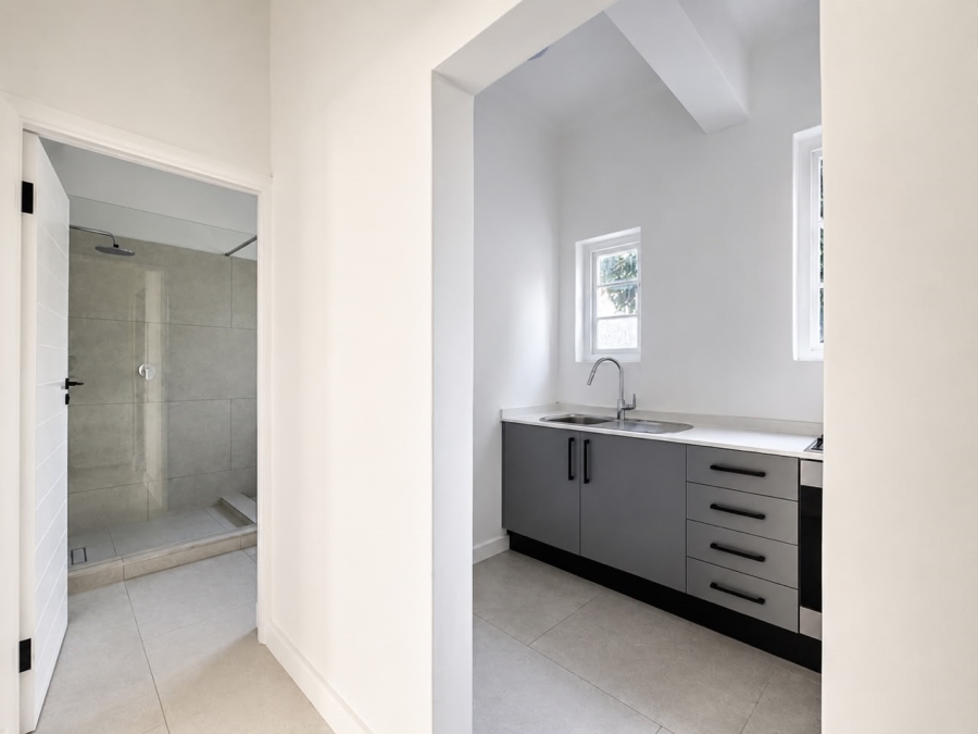 2 Bedroom Property for Sale in Sea Point Western Cape